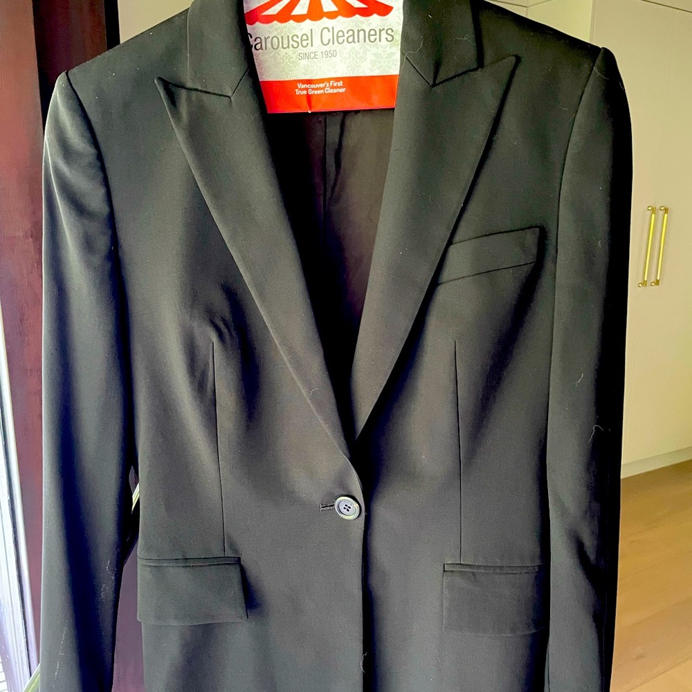 Hugo boss black tailored blazer size 6